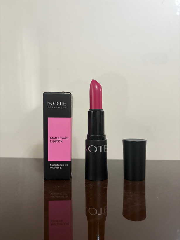 رژ لب جامد matte moist نوت