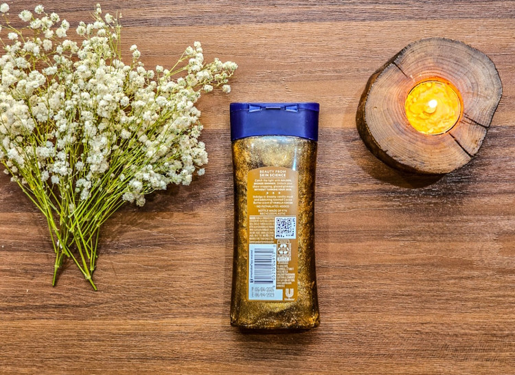 روغن بدن وازلین شاین
